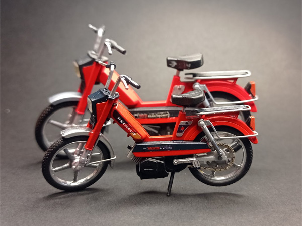 Comparatif Kit Peugeot 103 MVL 1:24 et 1:18